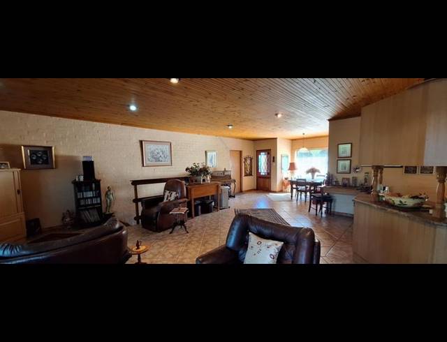 6 BEDROOM HOUSE FOR SALE IN GROOT BRAKRIVIER CENTRAL